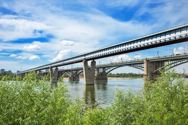 Novosibirsk Siberia Rusia Julio 2017 Puente Interior Puente Octubre Antiguo —  Fotos de Stock