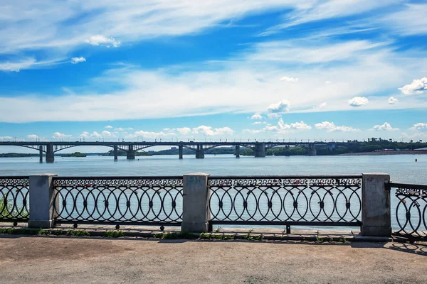 Rıhtımlar ve Ekim (eski adıyla yardımcı programları ) 