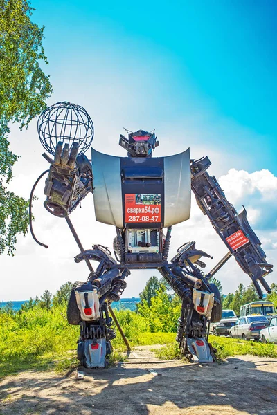 Robot welded from old car parts — Stock Photo, Image