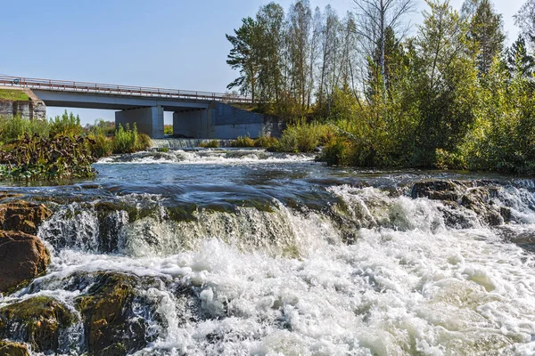 Suenginskiy şelale. Suenga Nehri, Sibirya, Rusya Federasyonu