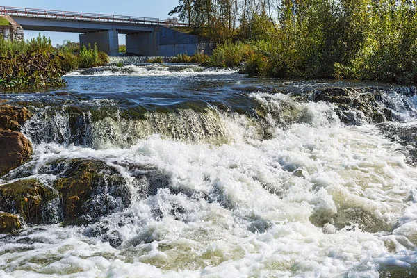 Suenginskiy şelale. Suenga Nehri, Sibirya, Rusya Federasyonu