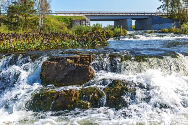 Suenginskiy şelale. Suenga Nehri, Sibirya, Rusya Federasyonu
