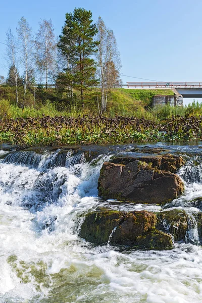 Suenginskiy şelale. Suenga Nehri, Sibirya, Rusya Federasyonu