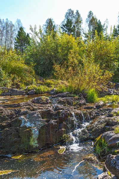 Suenginskiy şelale. Suenga Nehri, Sibirya, Rusya Federasyonu