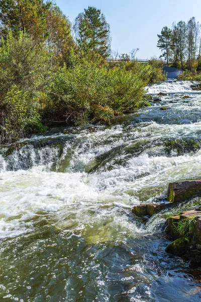 Suenginskiy şelale. Suenga Nehri, Sibirya, Rusya Federasyonu