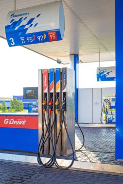 Yakıt dağıtıcısı, şirket Gazpromneft. Rusya