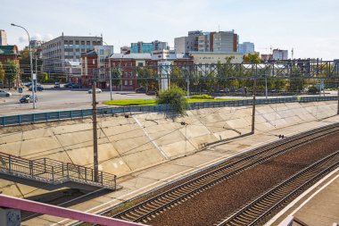 Demiryolları ve demiryolu iskelesi Novosibirsk Merkez İstasyonu 