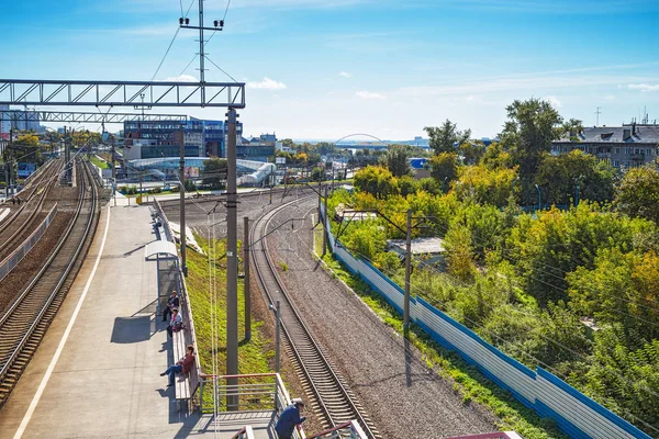 Zona ferroviaria de Novosibirsk estación "Right Ob" y "Centro " — Foto de Stock