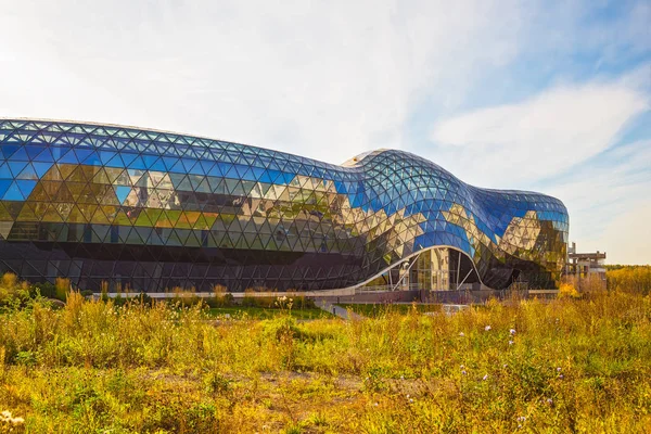 2017 日のシベリア ロシア連邦 ノヴォシビルスク州 ロシア連邦科学都市の地位を有するコルツォヴォ空港の和解の仕事 革新的な医薬品企業のための建物の Biotechnopark プラットフォーム — ストック写真