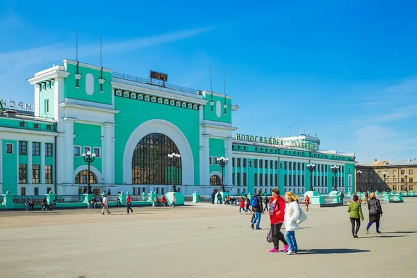 Το κτίριο του σιδηροδρομικού σταθμού «Νοβοσιμπίρσκ κύριο». Novosibi — Φωτογραφία Αρχείου