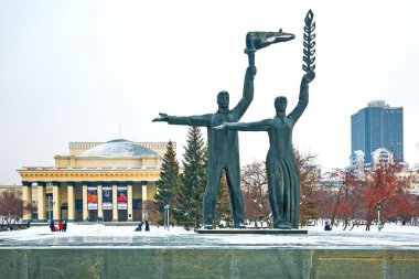 Opera ve bale Tiyatrosu ve heykel kompozisyon. Novosibirsk