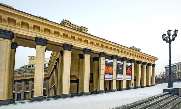 De Opera en ballet theater. Novosibirsk, Siberië, Rusland — Stockfoto