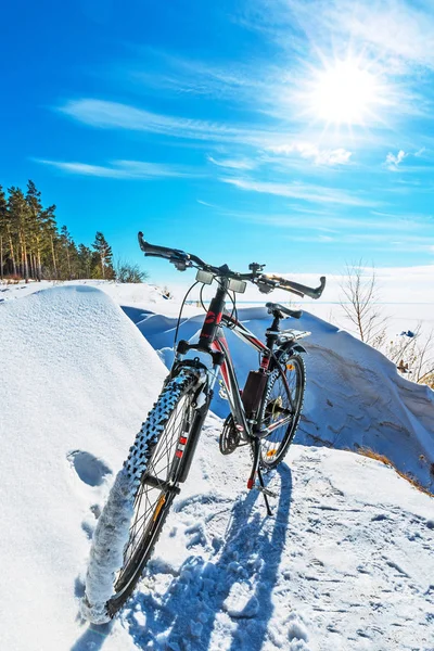 Winter walk on the bike. Western Siberia — Stock Photo, Image