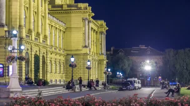 L'edificio del Teatro Nazionale Croato timelapse notte. Croazia, Zagabria . — Video Stock