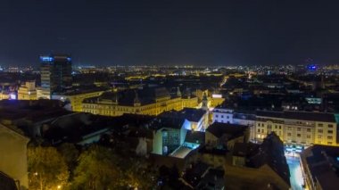 Eski şehir, Zagreb adlı gece timelapse. Zagreb, Hırvatistan
