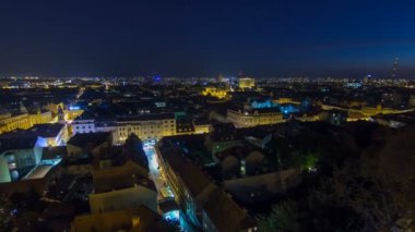 Eski şehir, Zagreb adlı gece timelapse. Zagreb, Hırvatistan