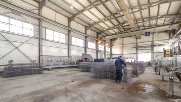 Trabajos de construcción con máquina de pulir angular de sierra de corte abrasivo circular y destella timelapse — Vídeo de stock