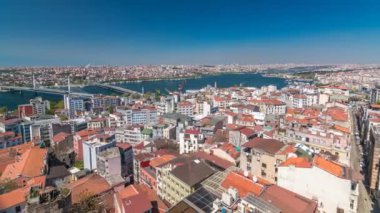 Galata Kulesi görünümüne Galata Köprüsü timelapse Haliç, Istanbul, Türkiye