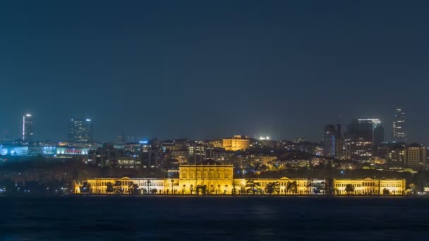 Mimar Sinan Egyetemen éjszaka timelapse. Besiktas kerület Isztambul ázsiai része a város vett kilátás. — Stock videók