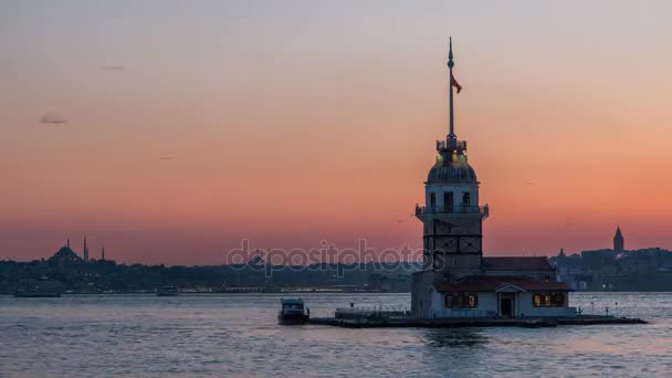 Torre de doncellas después del hermoso atardecer día a noche timelapse en istanbul, pavo, torre kiz kulesi — Vídeos de Stock