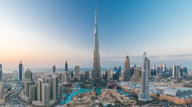 Dubai Şehir Merkezi 'nden gece gündüz Dubai, Birleşik Arap Emirlikleri' nin tepesinden görüntüler