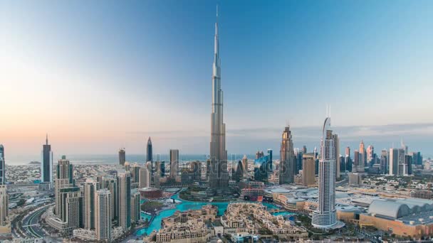 아랍에미리트 두바이에서는 낮 시간 대에 맨 꼭대기에서 바라보는 두 바이 다운타운 — 비디오