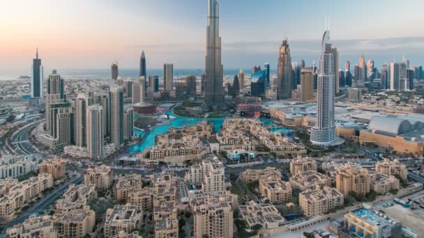 Dubai Downtown Tag-Nacht-Zeitraffer-Blick von oben in Dubai, Vereinigte Arabische Emirate — Stockvideo