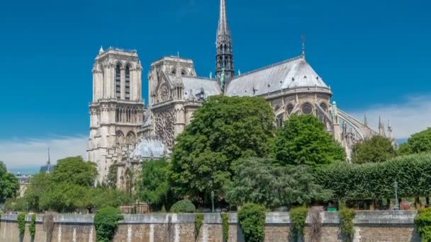 Notre Dame de Paris Timmelapse jest jednym z najbardziej znanych symboli Paryża — Wideo stockowe