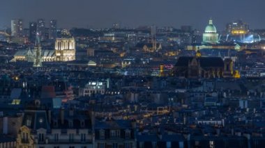 Montmartre 'dan Paris' in güzel gece manzarası. Paris, Fransa