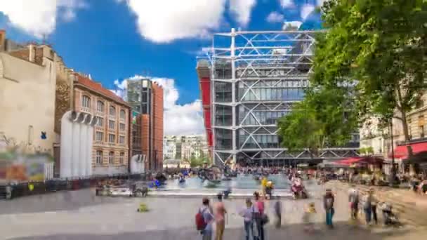 Fountain at Centre Pompidou timelapse hyperlapse, National Modern Art Museum Париж (Франція) — стокове відео