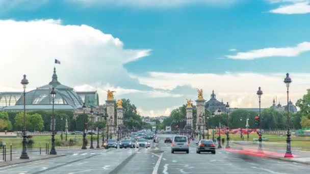 Widok Avenue du Marechal Gallieni z ruchu timelapse. Paryż, Francja — Wideo stockowe