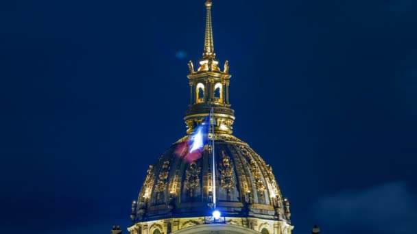 Koepel van Les Invalides 's nachts verlichting timelapse in Parijs, Frankrijk — Stockvideo