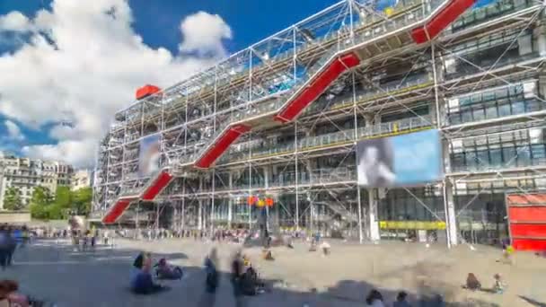 Fasádní hyperlapse timelapse Centre Georges Pompidou v Paříži. — Stock video
