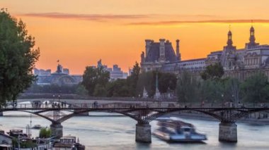 Gün batımı timelapse, Fransa Paris Pont des Arts görüntüleyin