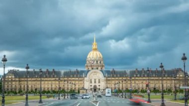 Fransa, Paris 'te Les Invalides' in önündeki trafik sıkışıklığı