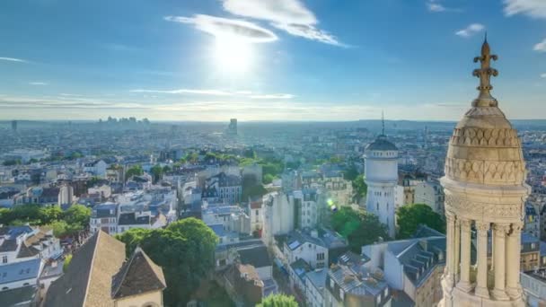 Panorama Paříže, Francie. Pohled shora z baziliky Sacred Heart z Montmartre Sacre-Coeur . — Stock video