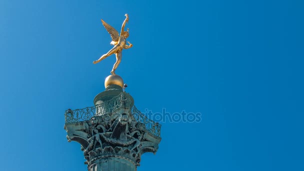 De zuil en het standbeeld op de Place de la Bastille timelapse in Parijs. — Stockvideo