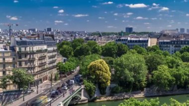 Paris 'in Panorama' sı. Arap Dünyası Enstitüsü du Monde Arabe binasından görüntü. Fransa.