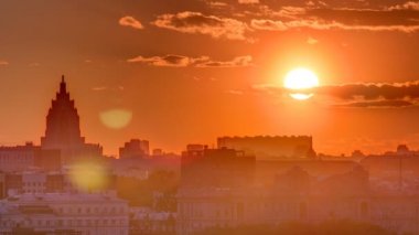 Panorama ile Stalin gökdelen günbatımı timelapse Moskova, Rusya sırasında