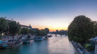 Gece timelapse, Fransa için gün batımı gün sonra Paris Pont des Arts görüntüleyin
