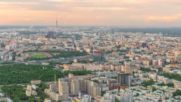 Moskova şehir timelapse batımında hava üstten görünüm. İş Merkezi Moskova şehir gözlem platformu oluşturmak. — Stok video