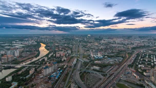 Moskova şehir gün gece timelapse güneş battıktan sonra hava üstten görünüm. İş Merkezi Moskova şehir gözlem platformu oluşturmak. — Stok video