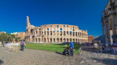 Kolezyum veya Kolezyum zaman atlaması, aynı zamanda Roma, İtalya 'daki Flavian Amfitiyatrosu olarak da bilinir.