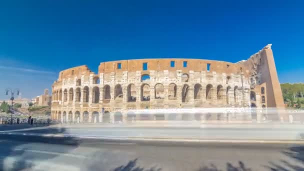 O Coliseu ou Coliseu hiperlapso de tempo, também conhecido como o Anfiteatro Flaviano em Roma, Itália — Vídeo de Stock