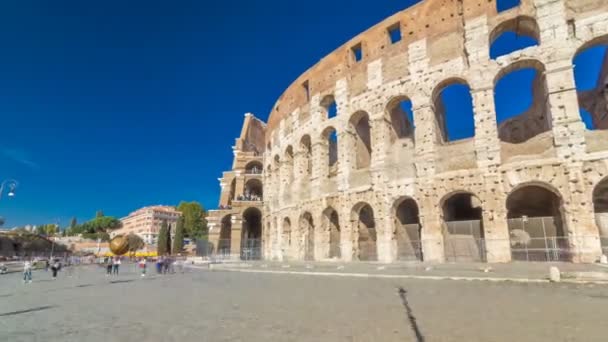 O Coliseu ou Coliseu hiperlapso de tempo, também conhecido como o Anfiteatro Flaviano em Roma, Itália — Vídeo de Stock