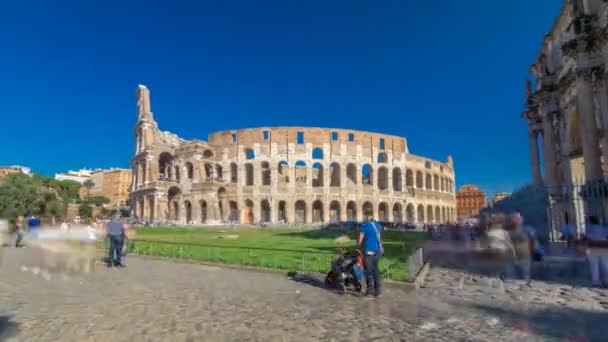 O Coliseu ou Coliseu hiperlapso de tempo, também conhecido como o Anfiteatro Flaviano em Roma, Itália — Vídeo de Stock