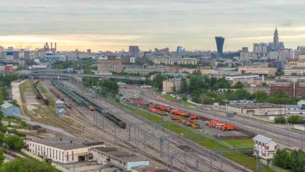 Zeitraffer von Moskau, Abendblick auf den dritten Transportsring und den zentralen Teil der Moskauer Ringe, Verkehr, Autoampeln — Stockvideo