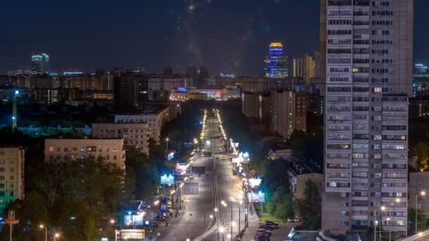 Movimento de tráfego noturno no centro de Moscou timelapse, vista aérea urbana — Vídeo de Stock