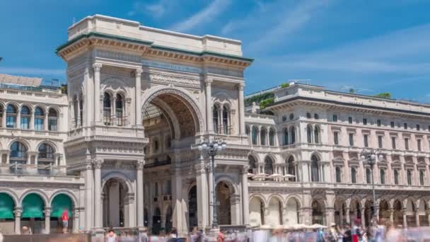 Den Galleria Vittorio Emanuele Ii timelapse på torget Piazza del Duomo katedralen . — Stockvideo