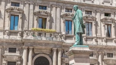 Alessandro Manzoni Statue timelapse